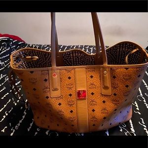 MCM Monogram Large Reversible Tote ‼️